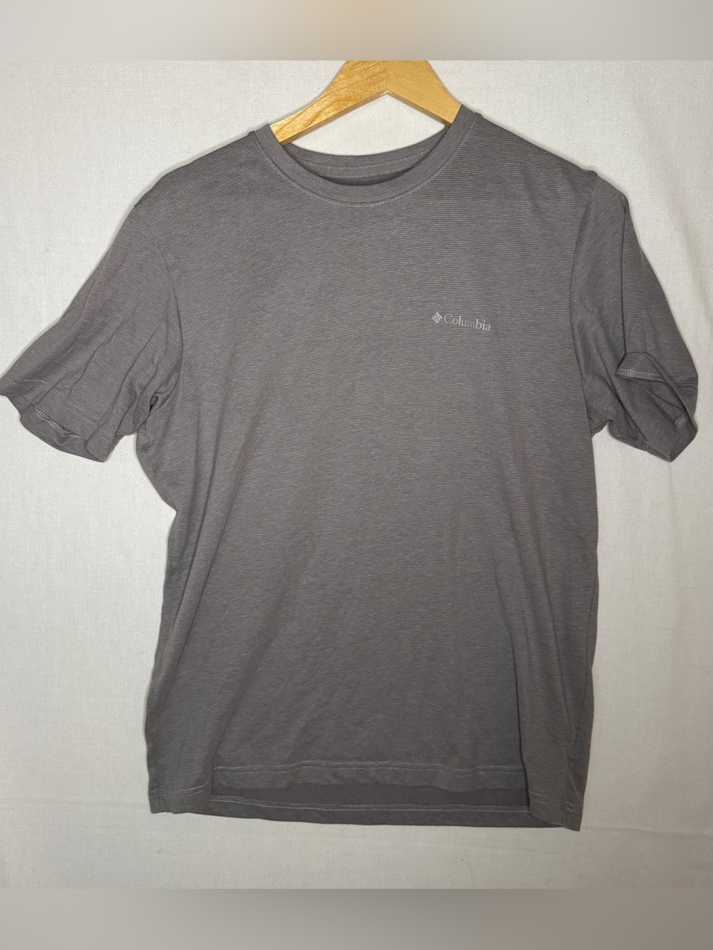 Columbia Men's Charcoal Gray Crew Neck Short-Sleeve Shirt
